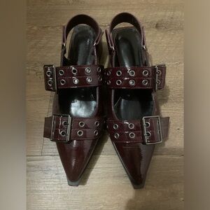 NWOB Sling back pointed toe heels